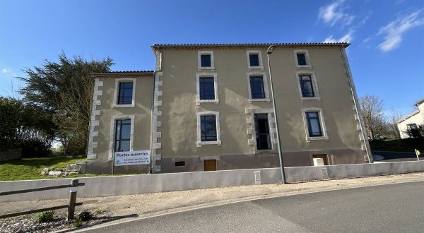 Coworking, maison des associations, halte vélo... La maison du bourg de Soutiers dynamise la ruralité