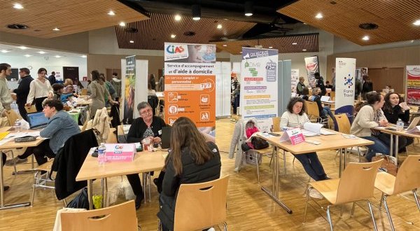 Belle affluence au 20e forum des jobs saisonniers de Gâtine