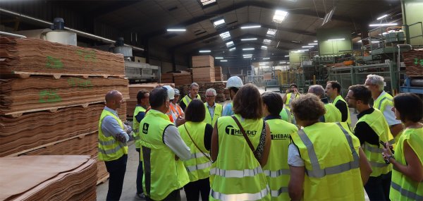 À Magné, 130 chefs d’entreprises ont visité le site de production du groupe Thébault À Magné, 130 chefs d’entreprises ont visité le site de production du groupe Thébault