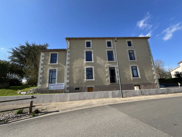 Coworking, maison des associations, halte vélo... La maison du bourg de Soutiers dynamise la ruralité Coworking, maison des associations, halte vélo... La maison du bourg de Soutiers dynamise la ruralité