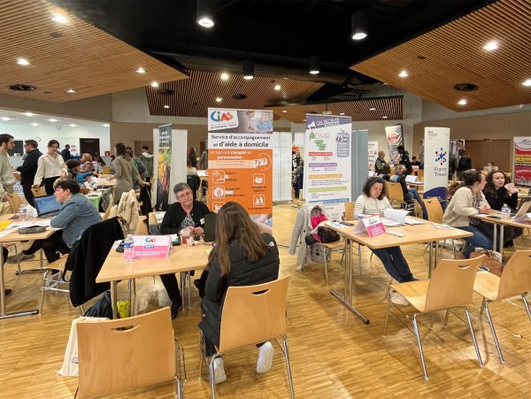 Belle affluence au 20e forum des jobs saisonniers de Gâtine Belle affluence au 20e forum des jobs saisonniers de Gâtine